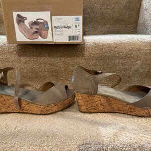 TOMS Womens Open Toe Ankle Straps Cork Wedge Platform Shoes/Size 8.5/Taupe Suede